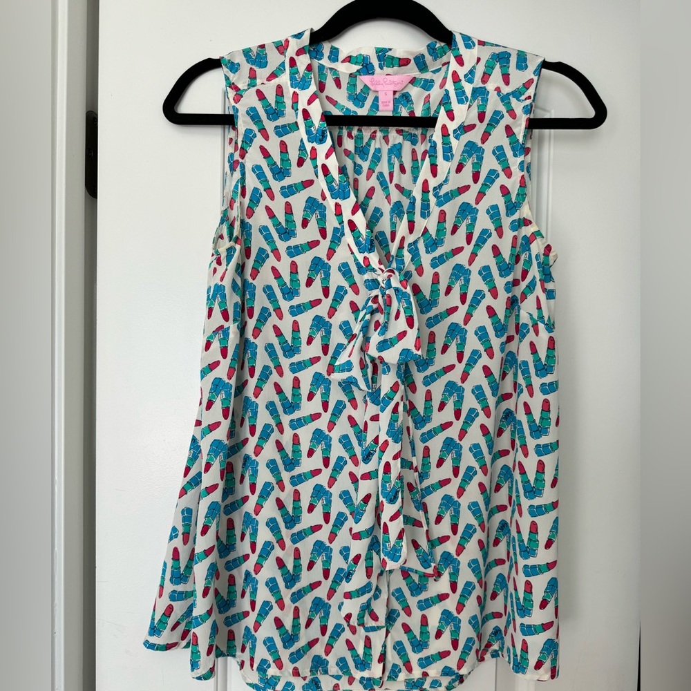 Lilly Pulitzer 100% silk blouse Sz S lipstick design